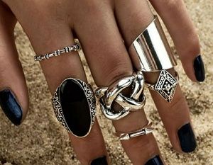 Set of rings